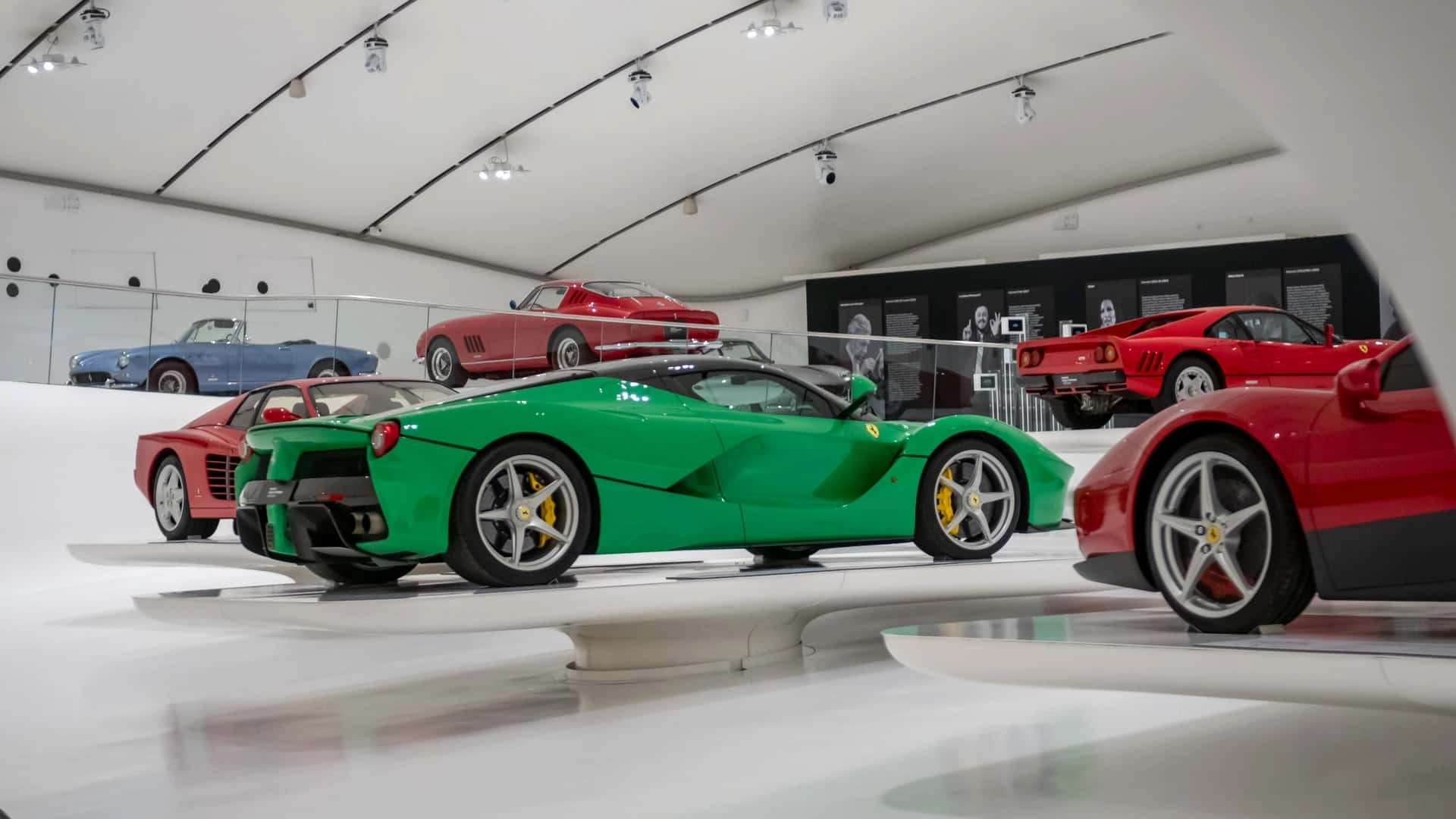 La mostra the greatest hits  music legends and thei ferraris (8)